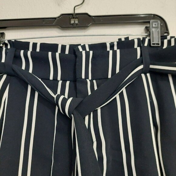 Torrid Black White Striped Shorts Womens High Rise Tie Front Belt Pockets Sz 14 - Picture 8 of 10